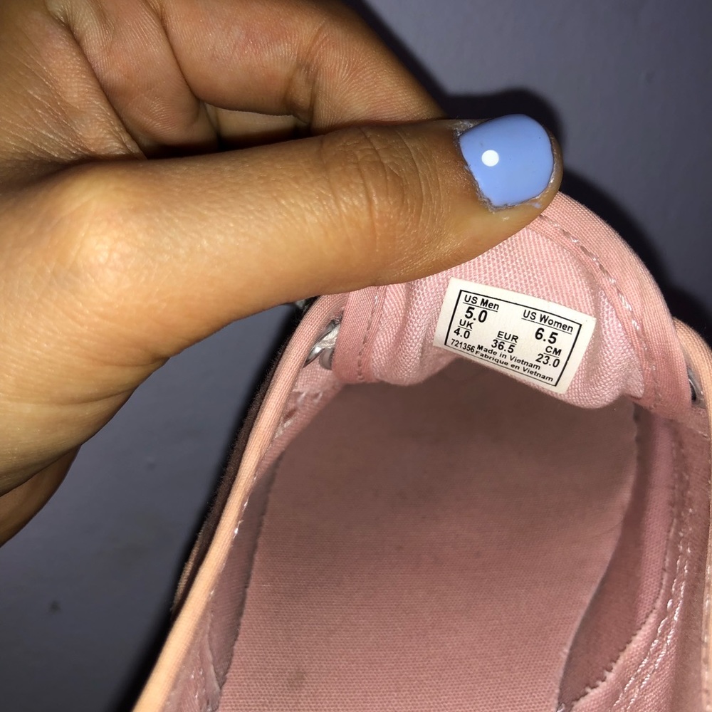 Vans - Picture 3 of 4